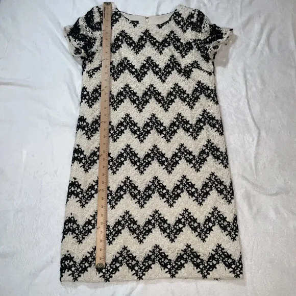 Talbots Sheath Dress Sz 6 Crochet White Black Chevron Short Sleeve Lined Modest - Picture 7 of 8